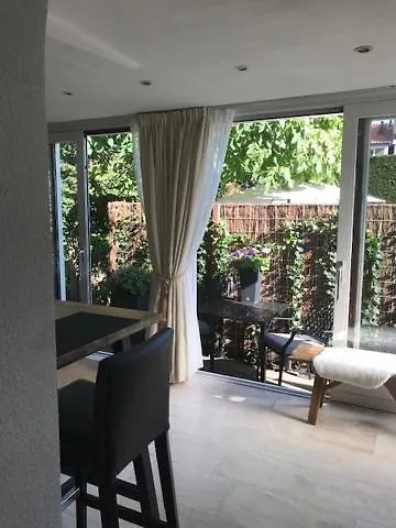 Souterrain Zuid-duinen -free Parking Apartment